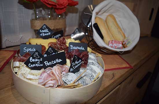 plateau-fromage-charcuterie